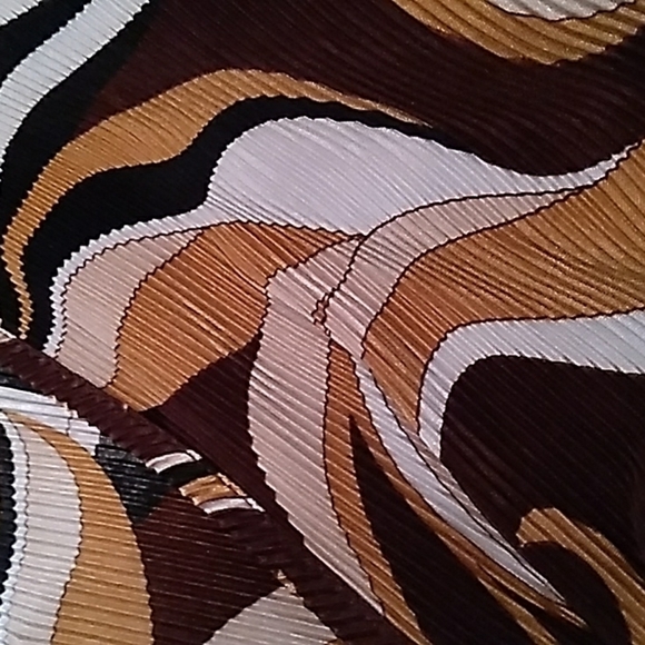 Vintage retro pattern medium shirt 👕 - Picture 4 of 4